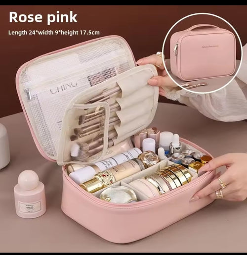 Cosmetics bag portable storage